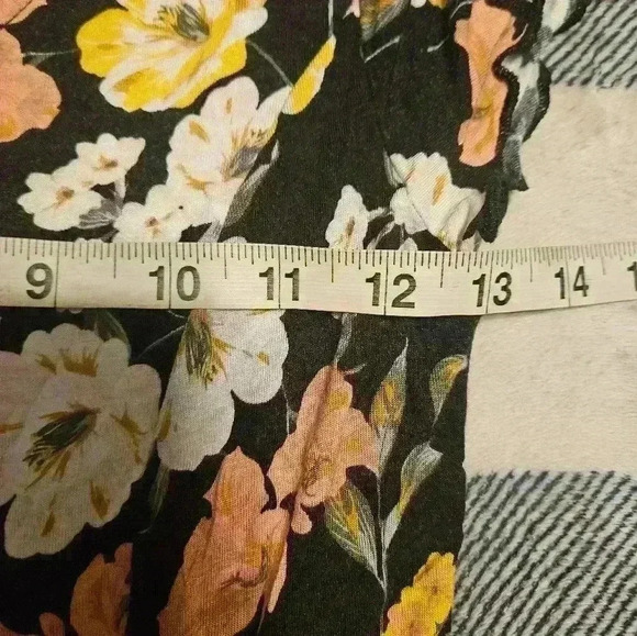 Love, Fire Juniors Black With Floral Design Dress Size Small - Picture 7 of 9